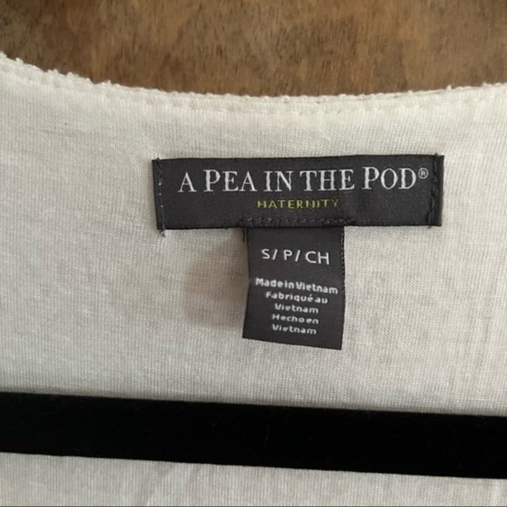A Pea In The Pod- White Lacey Maternity Top S/P A Pea In the Pod - Picture 7 of 8